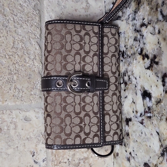 Coach Wallet with Key Ring - Picture 6 of 6